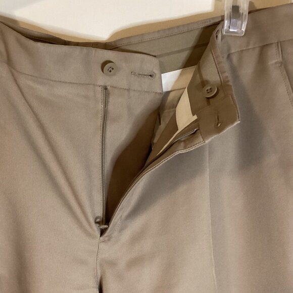 Nike Dri-Fit Mens Golf Shorts Size 38 Beige Khaki Front Pleat Golfing Activewear - Picture 4 of 9